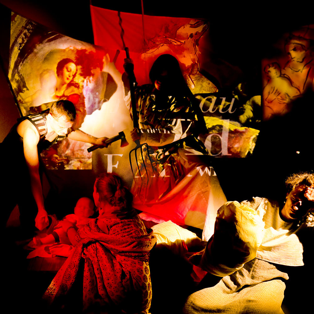 Theaterbild nach „Der Kindermord von Bethlehem“, nach Dario Fo, © Till Neuer